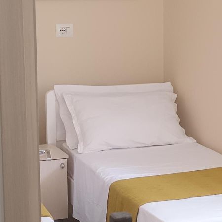 Holiday House Durrës 外观 照片