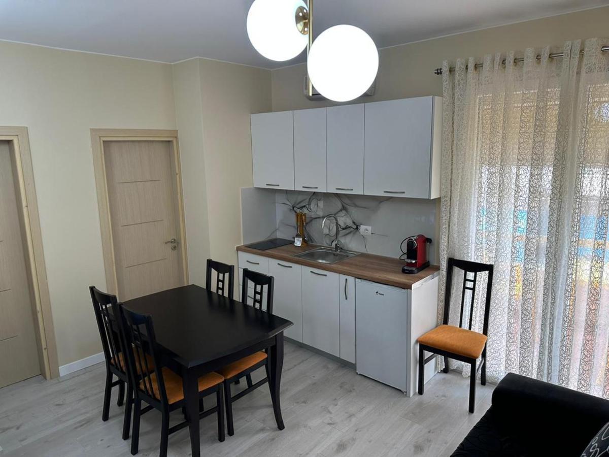 Holiday House Durrës 外观 照片