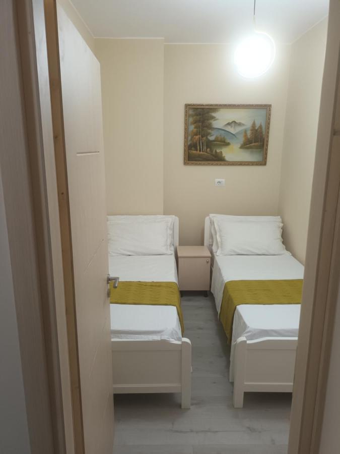 Holiday House Durrës 外观 照片